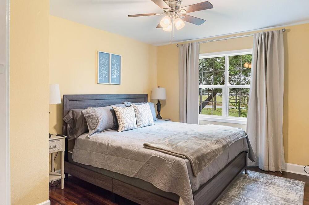 Photo of Bedroom in Saint Elmo