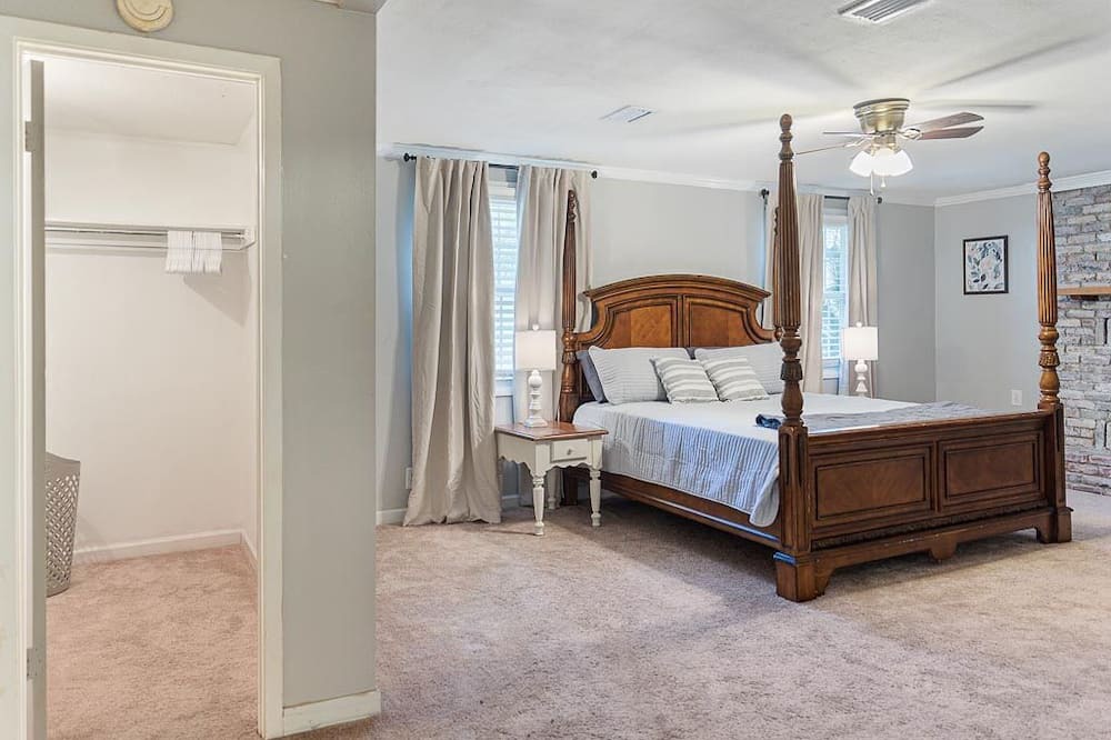 Photo of Bedroom in Grand Bay