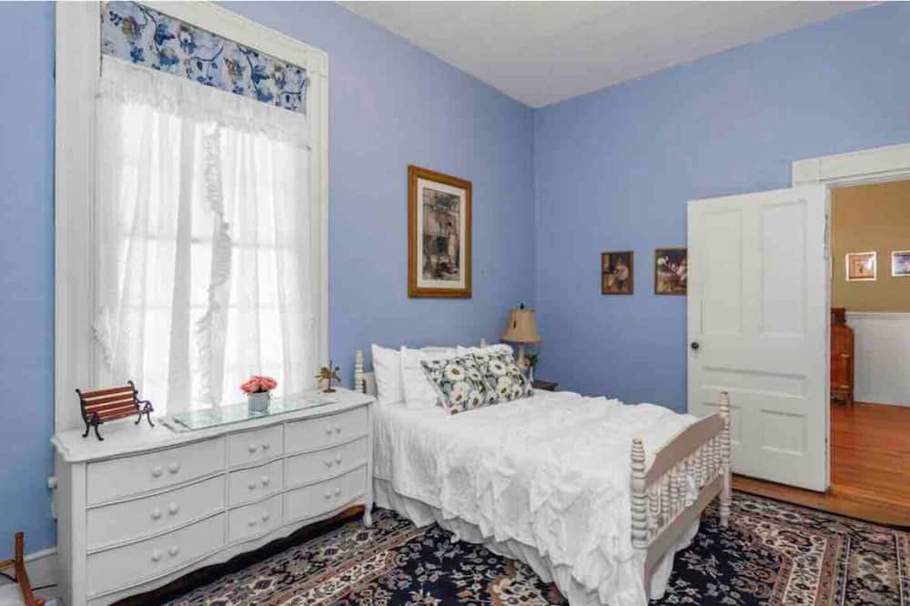 Photo of Bedroom in Prattville