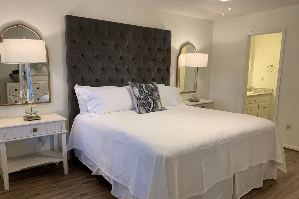 Photo of Bedroom in Tuscaloosa