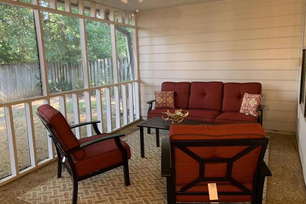 Photo of Livingroom in Tuscaloosa