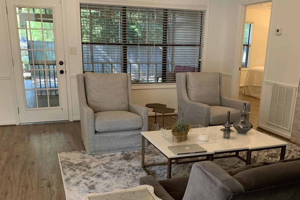 Photo of Livingroom in Tuscaloosa