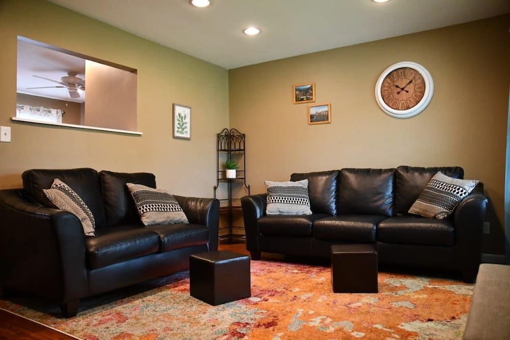Photo of Livingroom in Normal
