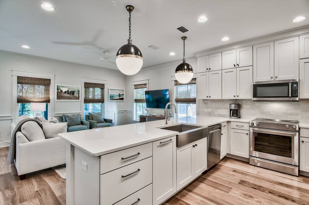 Photo of Kitchen in White's Gulfview