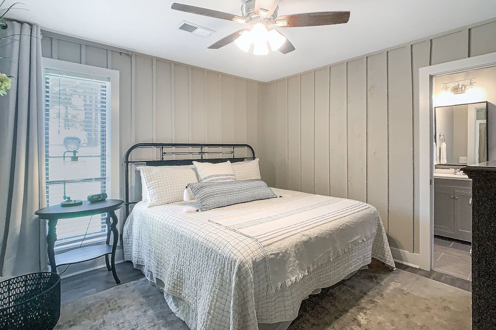 Photo of Bedroom in Northport