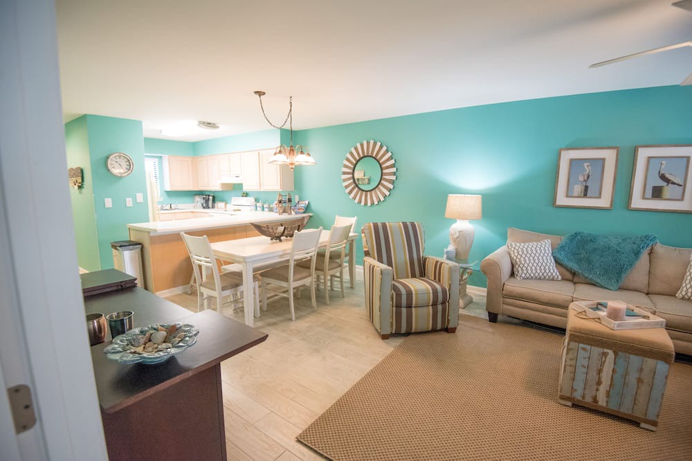 Photo of Livingroom in Orange Beach East