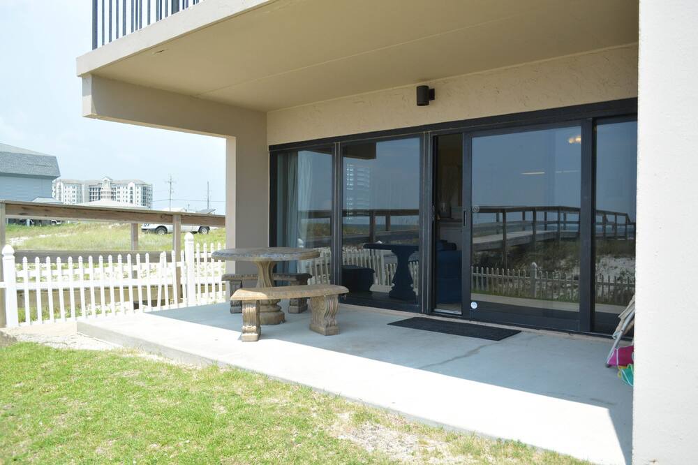 Photo of Patio Balcony in Ono Island