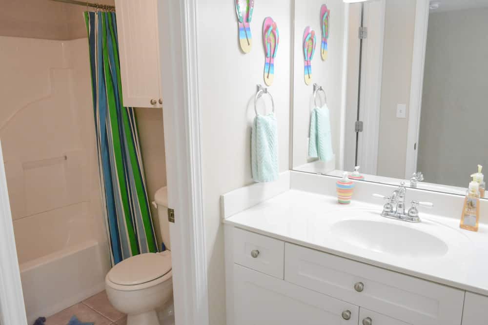 Photo of Bathroom in Ono Island