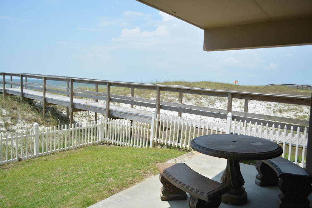 Photo of Patio Balcony in Ono Island
