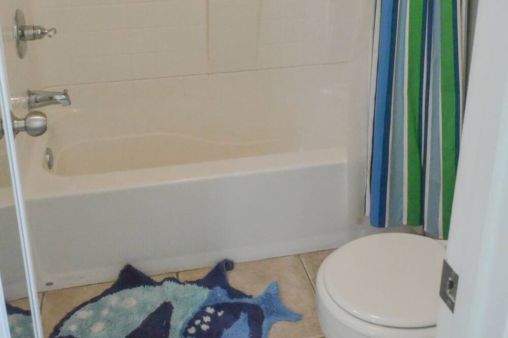 Photo of Bathroom in Ono Island