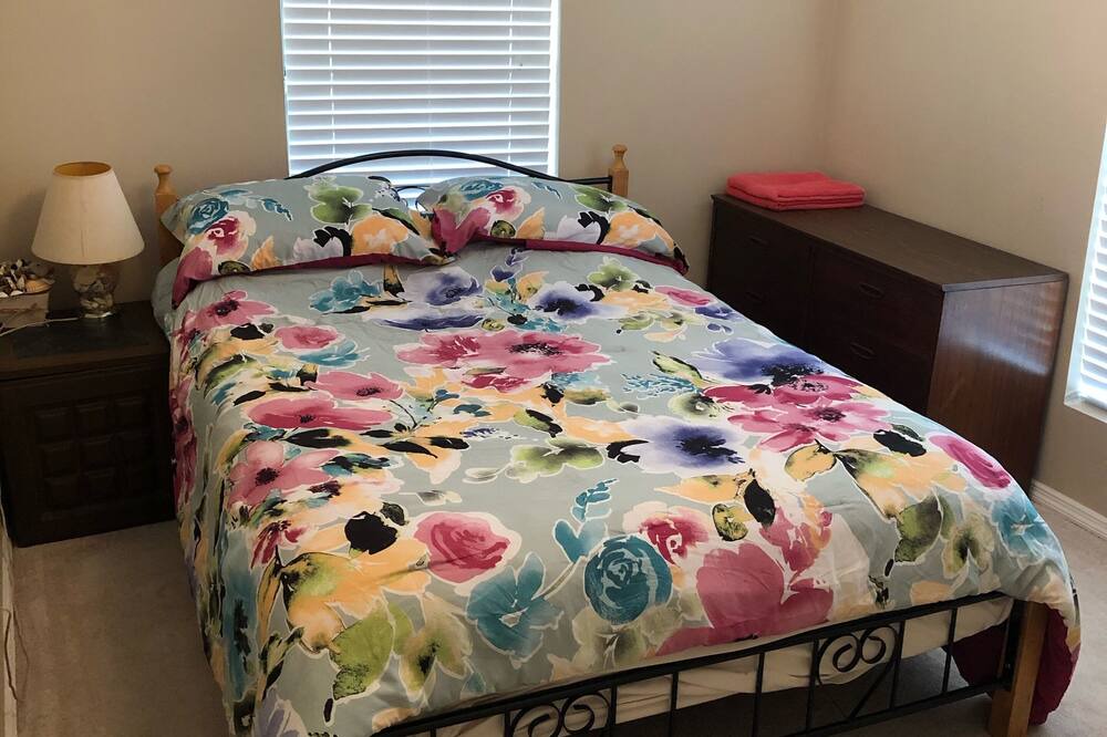 Photo of Bedroom in Suwannee