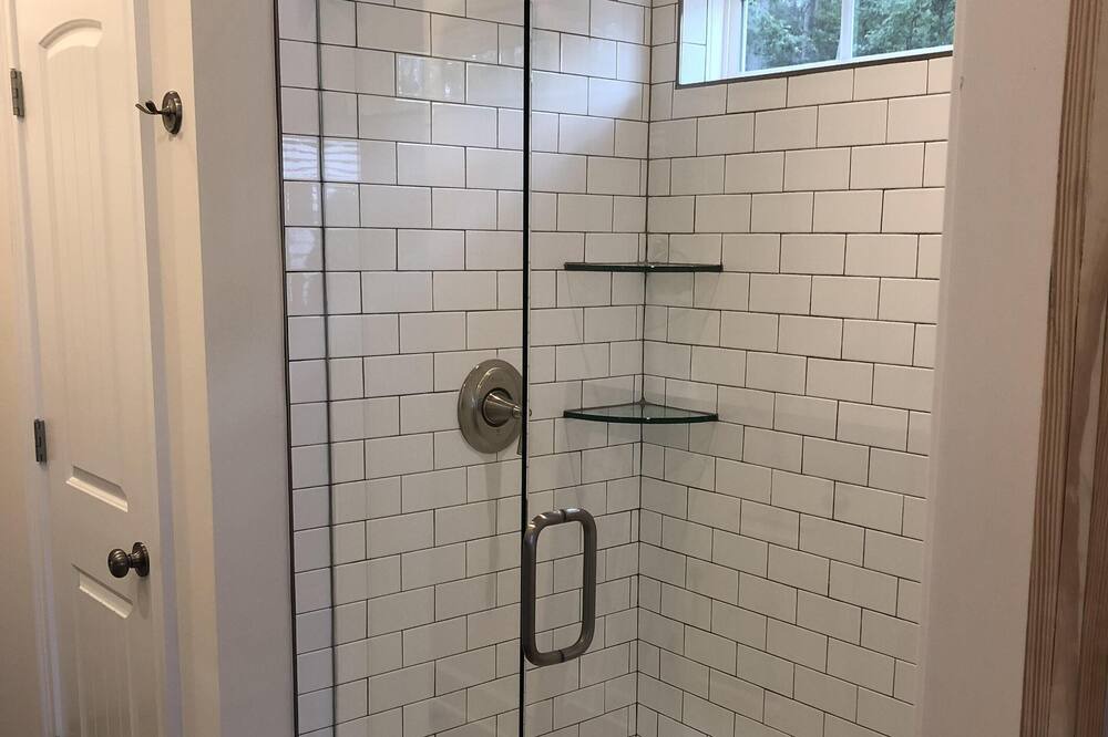 Photo of Bathroom in Samantha