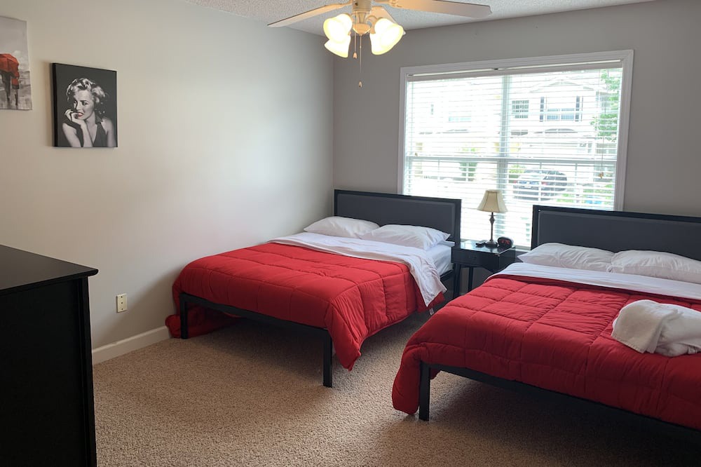 Photo of Bedroom in Enterprise