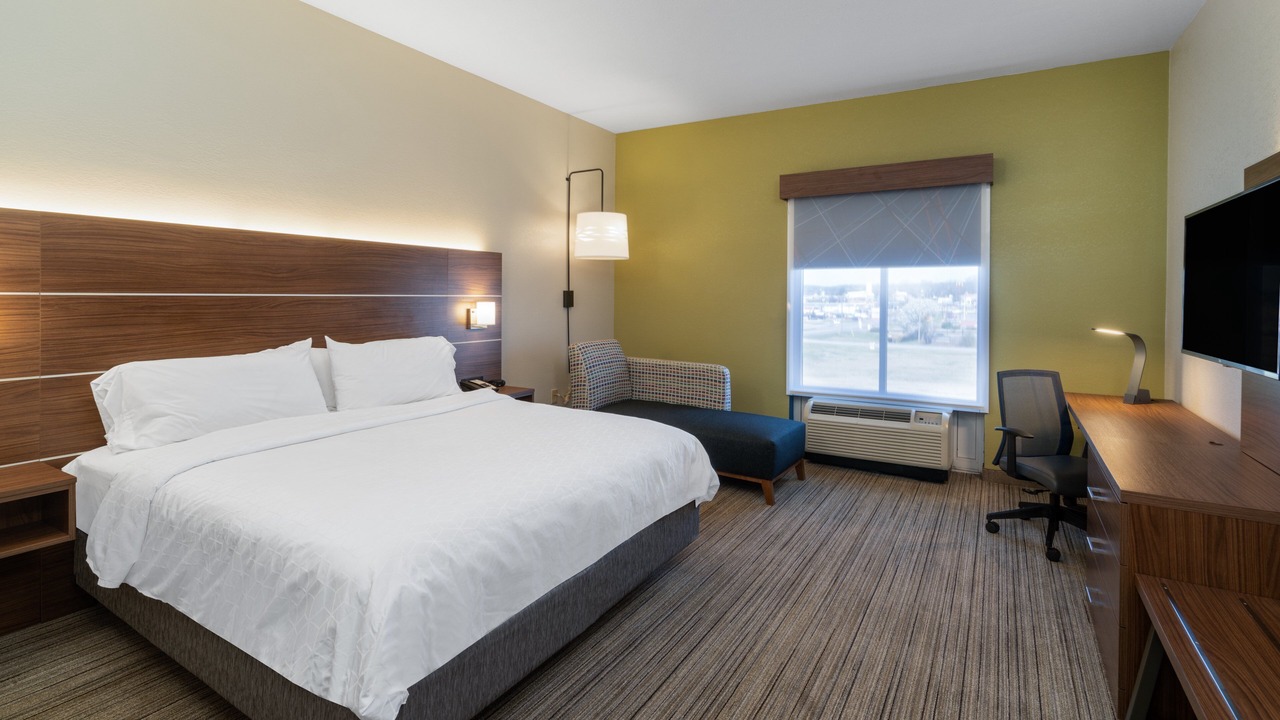Photo of Bedroom in Talladega