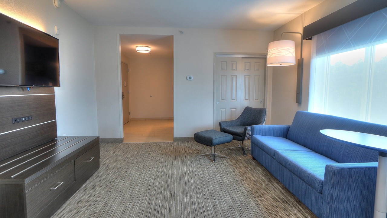 Photo of Bedroom in Saraland