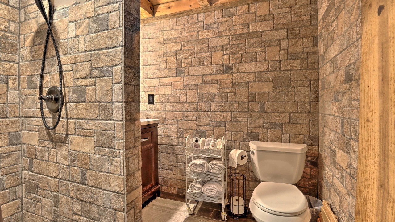 Photo of Bathroom in Hueytown