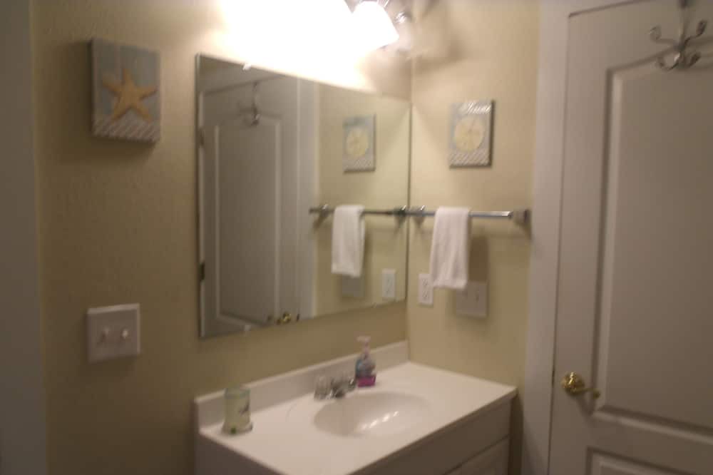 Photo of Bathroom in Ono Island