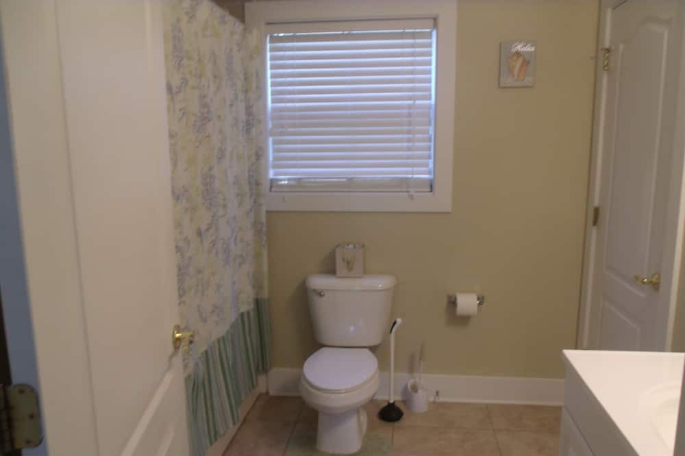 Photo of Bathroom in Ono Island