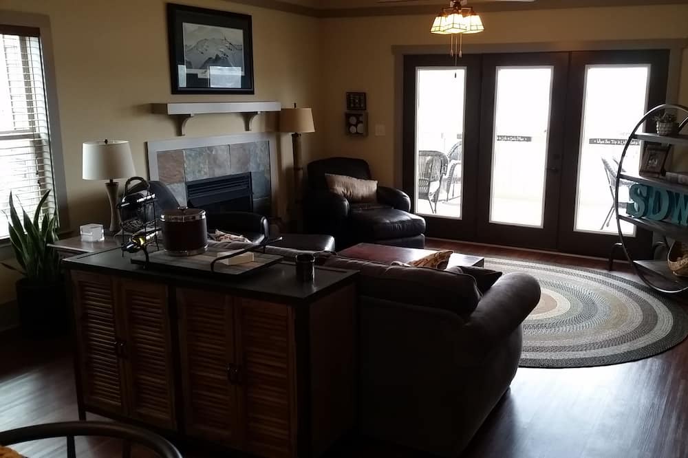 Photo of Livingroom in Talladega