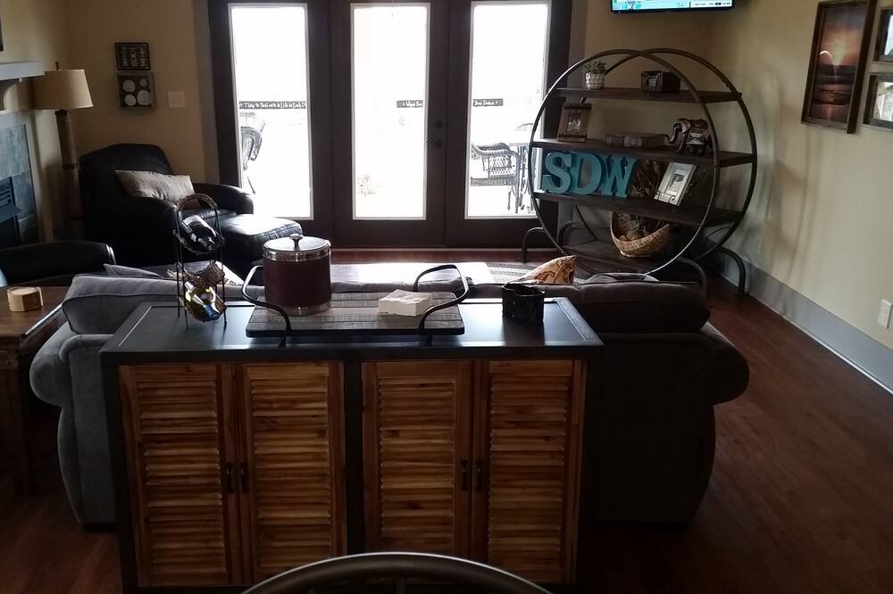 Photo of Livingroom in Talladega