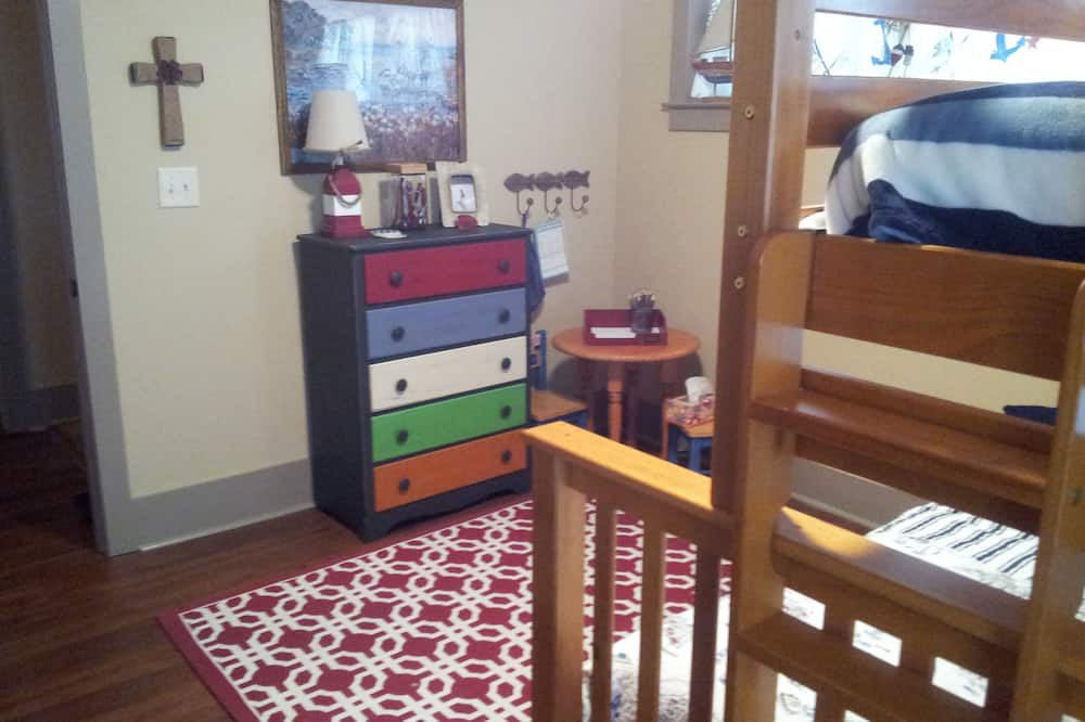 Photo of Bedroom in Talladega
