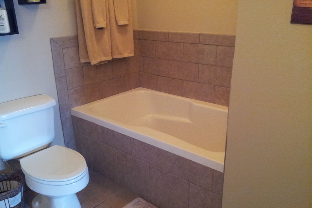 Photo of Bathroom in Talladega