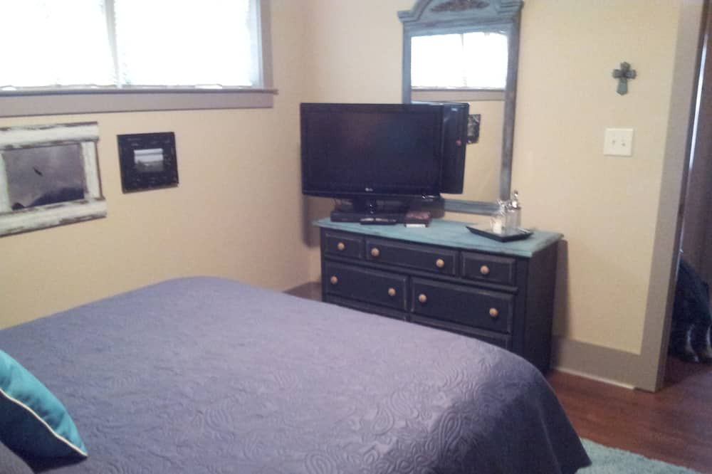 Photo of Bedroom in Talladega