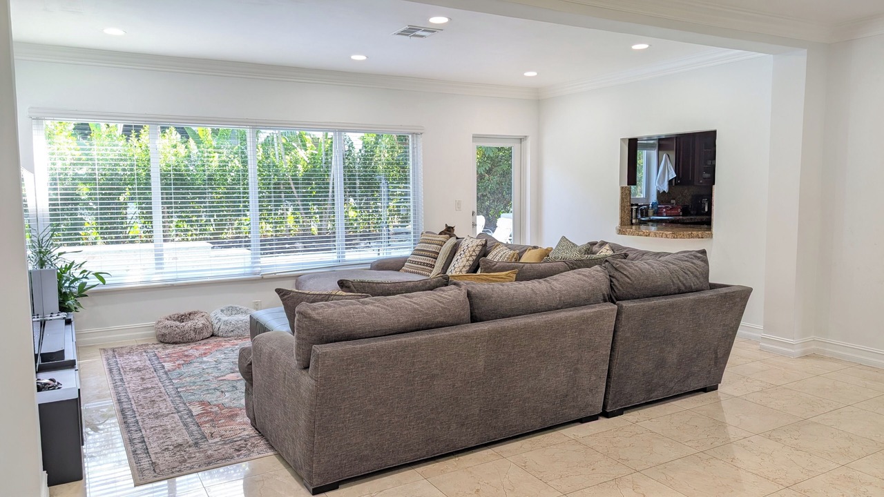 Photo of Livingroom in Country Club Section
