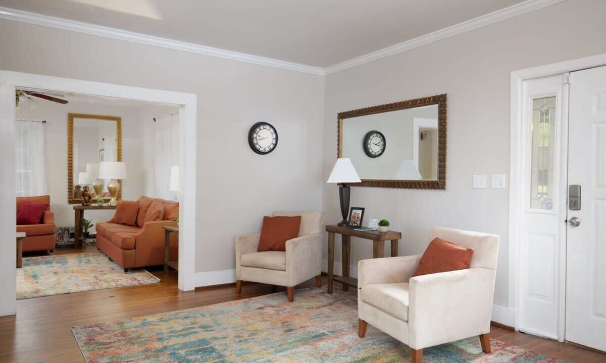 Photo of Livingroom in Redmont Park