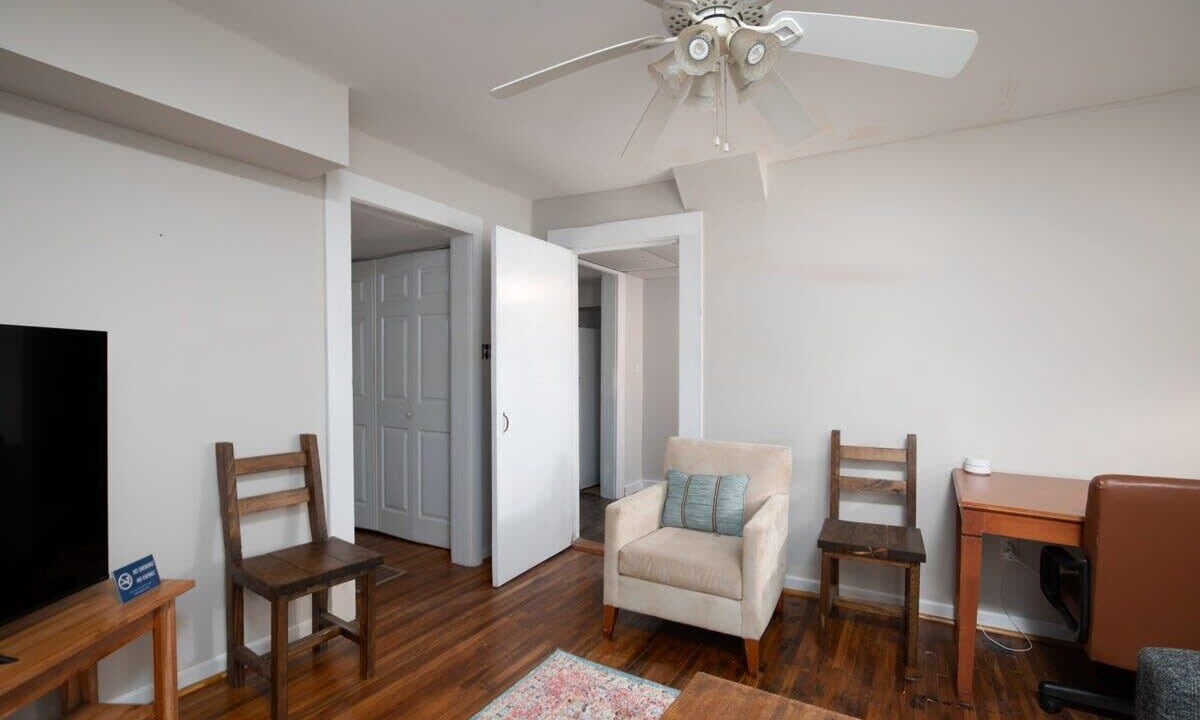 Photo of Livingroom in Redmont Park