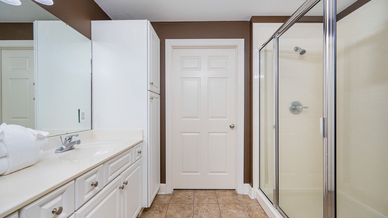 Photo of Bathroom in Orange Beach East