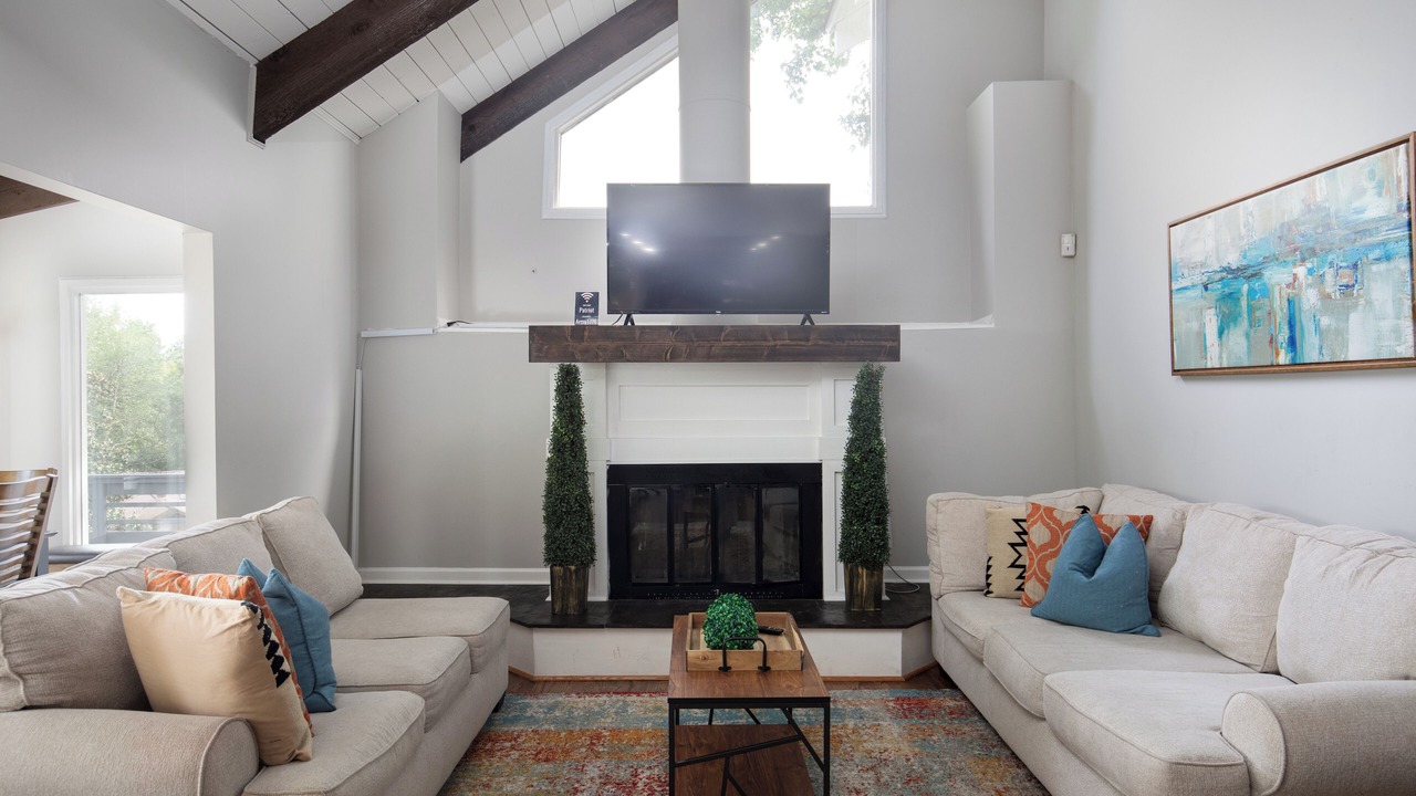 Photo of Livingroom in Crestline Heights