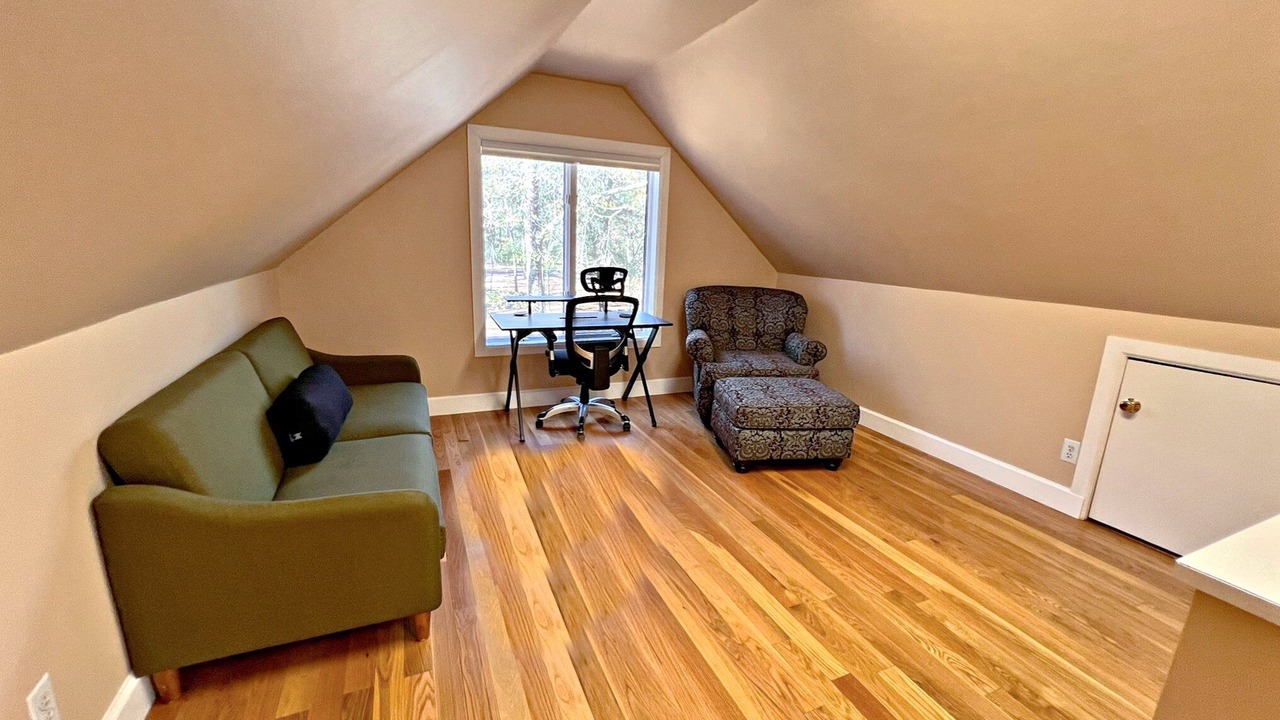 Photo of Livingroom in Daphne
