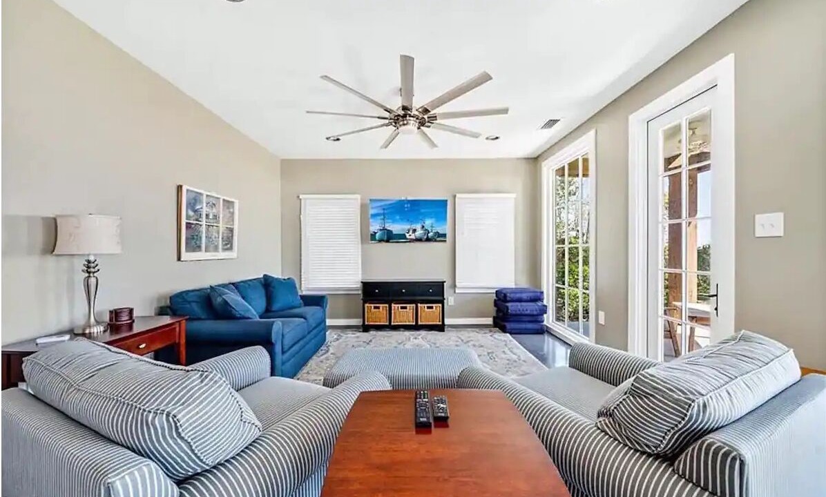 Photo of Livingroom in Theodore