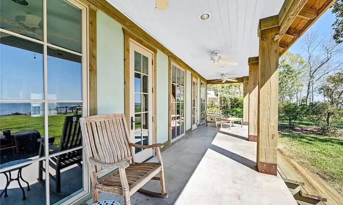 Photo of Patio Balcony in Theodore