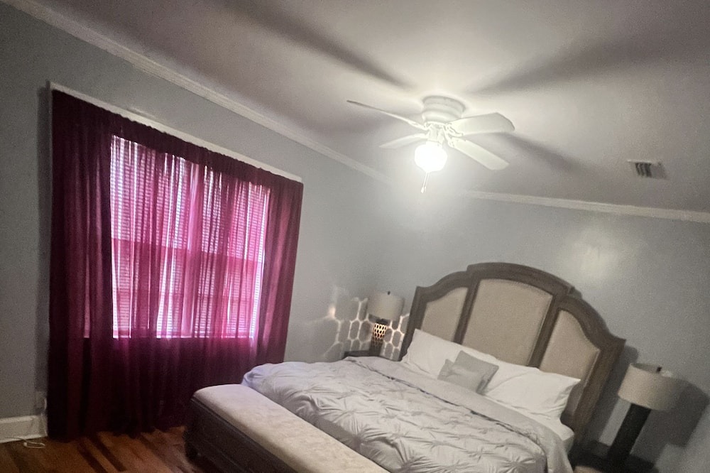 Photo of Bedroom in Enterprise