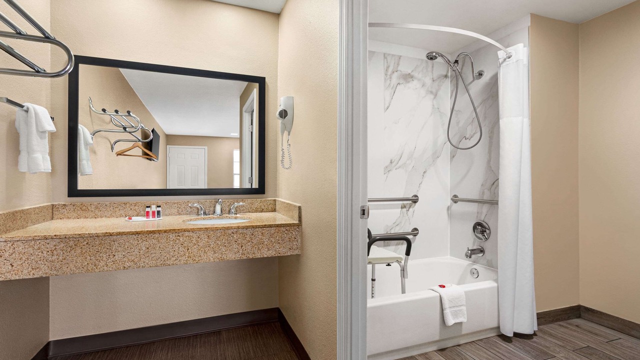 Photo of Bathroom in Foley