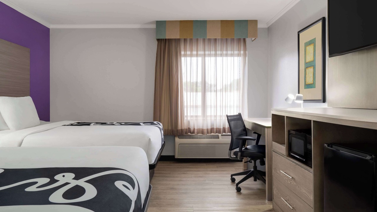 Photo of Bedroom in Lake Purdy