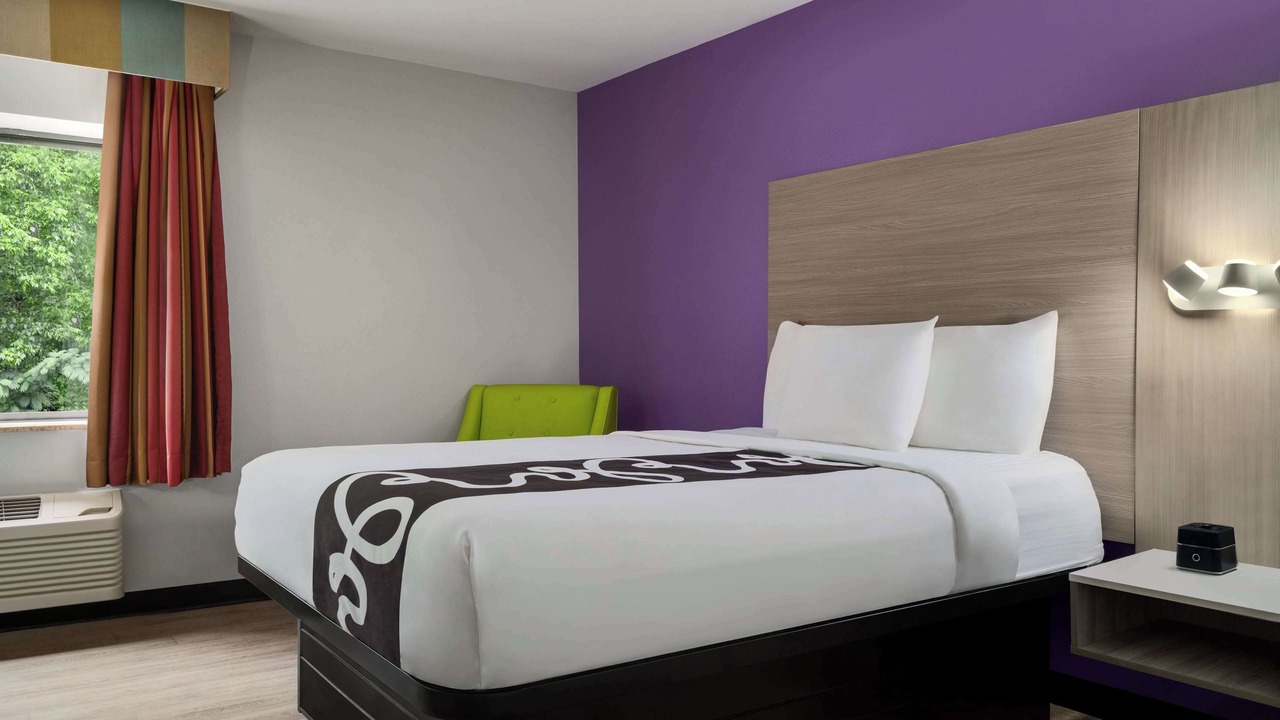 Photo of Bedroom in Lake Purdy