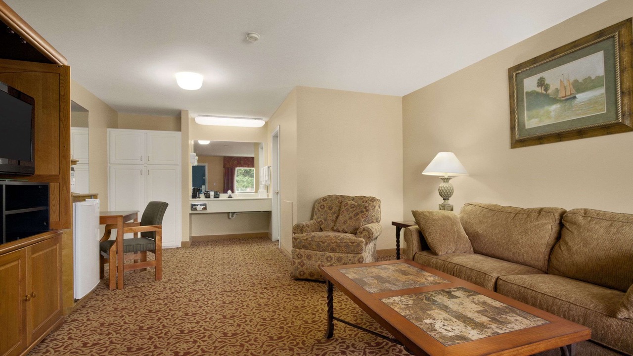 Photo of Livingroom in Alexander City
