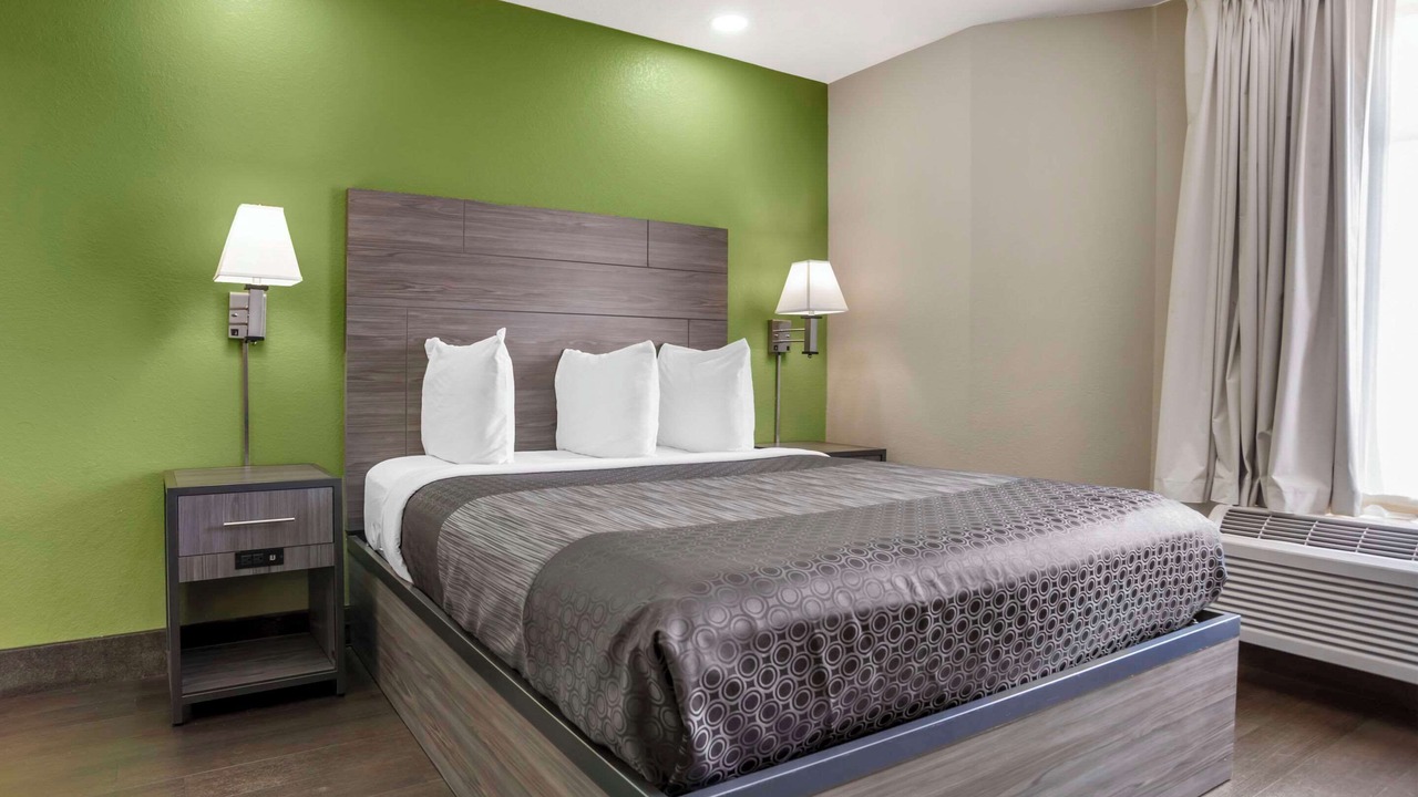 Photo of Bedroom in Tuscaloosa