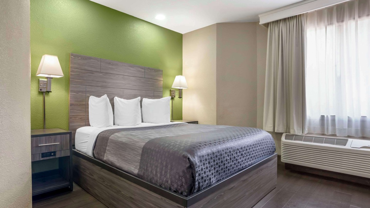 Photo of Bedroom in Tuscaloosa