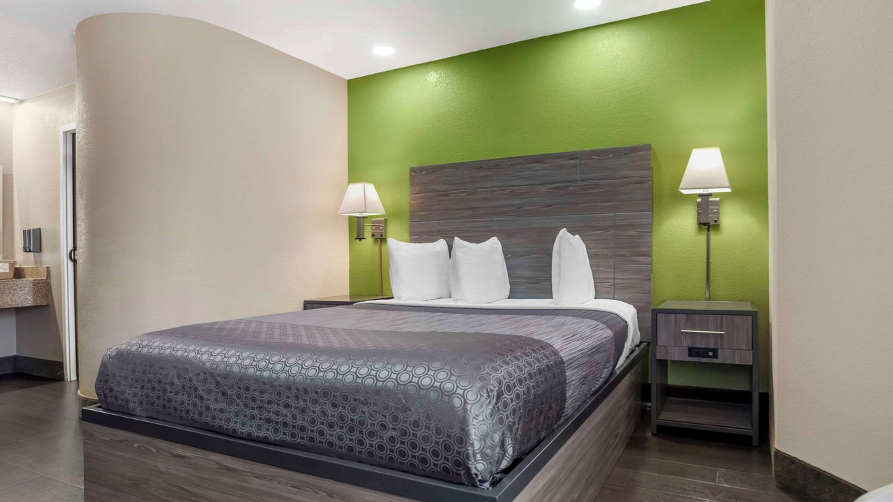 Photo of Bedroom in Tuscaloosa
