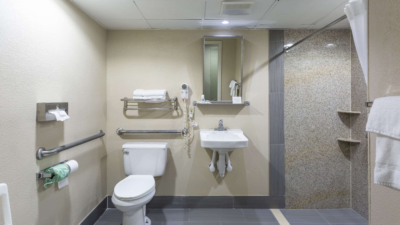 Photo of Bathroom in Priceville
