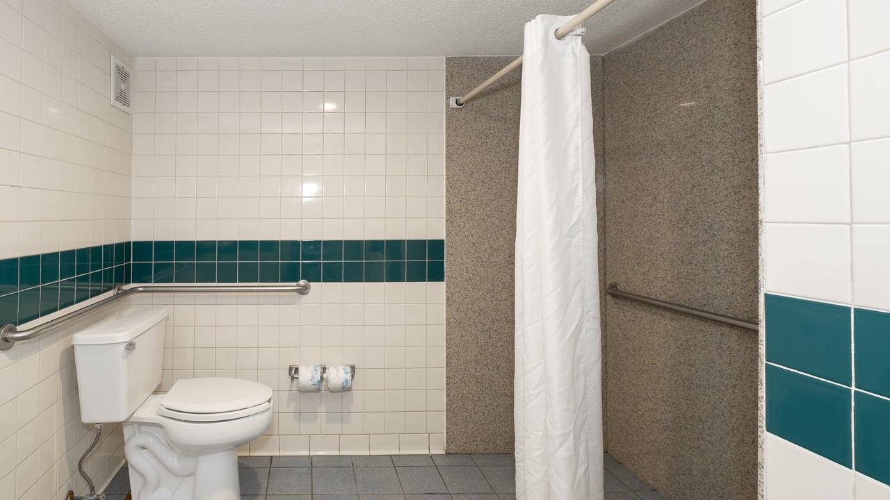 Photo of Bathroom in Saraland