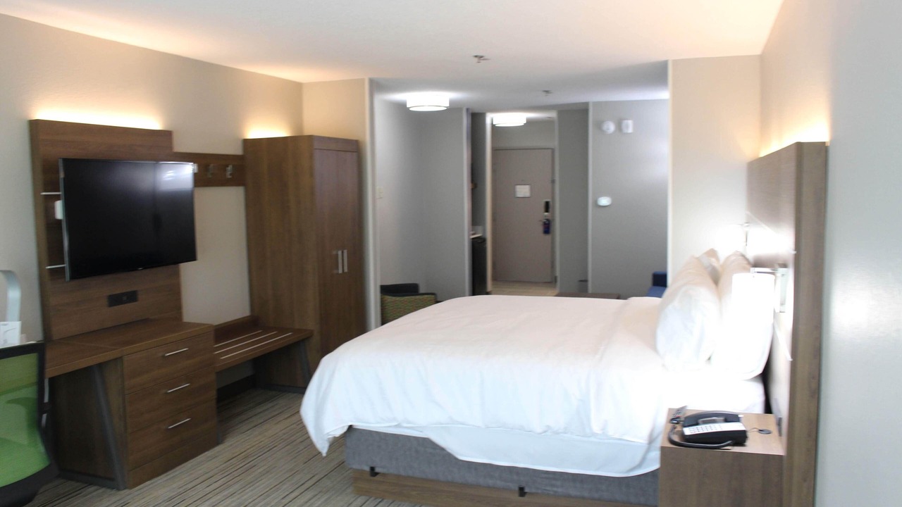 Photo of Bedroom in Enterprise