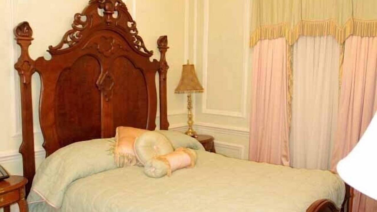 Photo of Bedroom in Foley