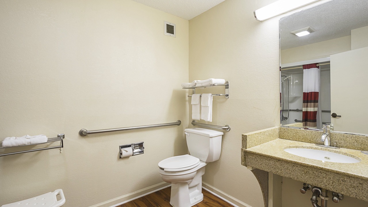 Photo of Bathroom in Scottsboro