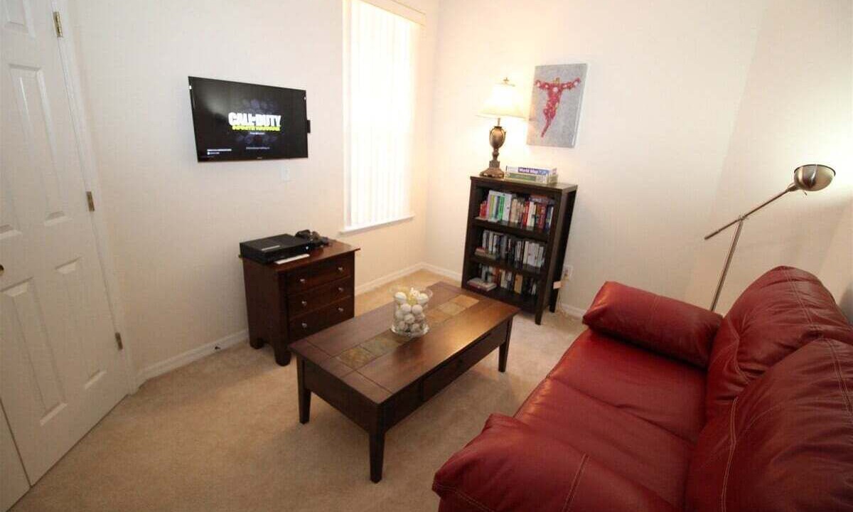 Photo of Livingroom in Legacy Park