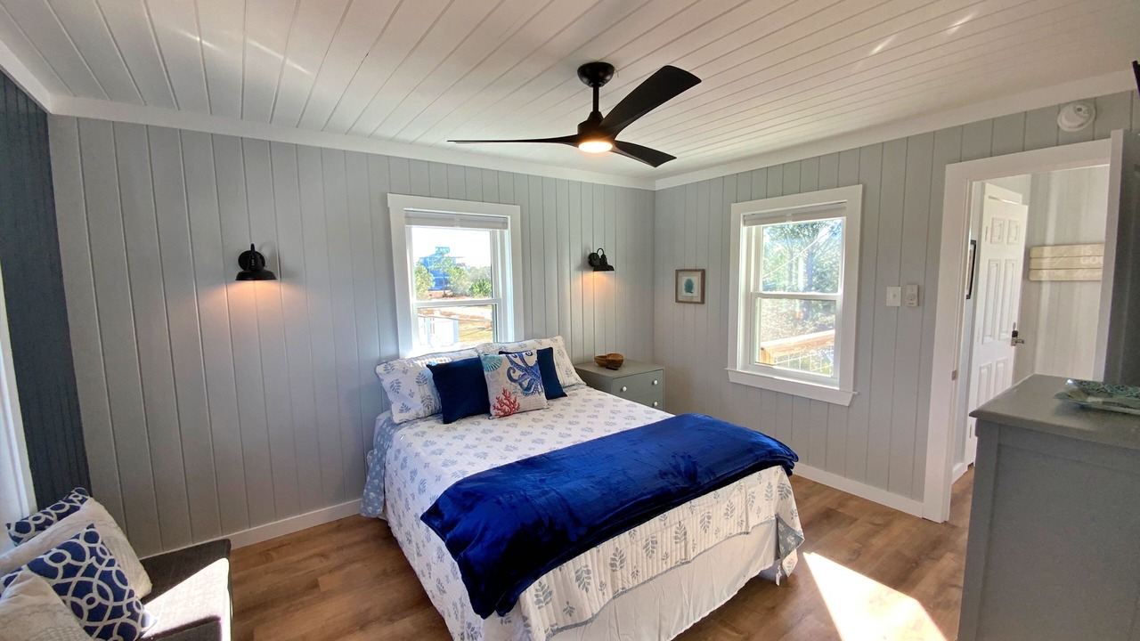 Photo of Bedroom in Surf Side Shores